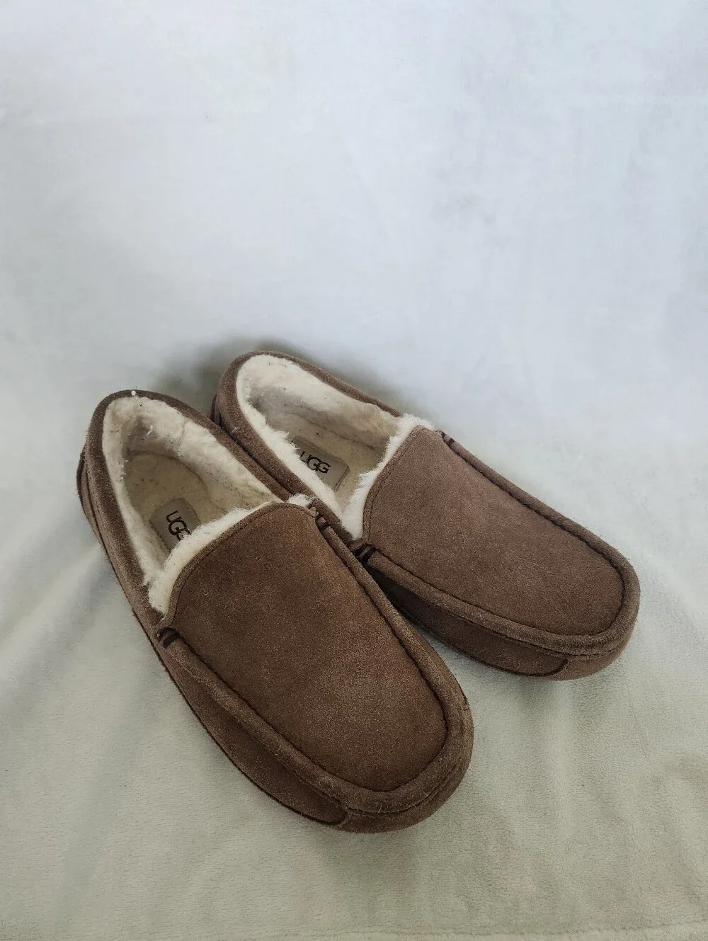 UGG Ascot Men’s Chestnut Suede Shearling-Lined Slip-On Slippers Loafers